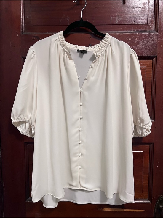Ann Taylor Tops - NWOT- Ann Taylor Cream Button-Front Puff Sleeve Blouse